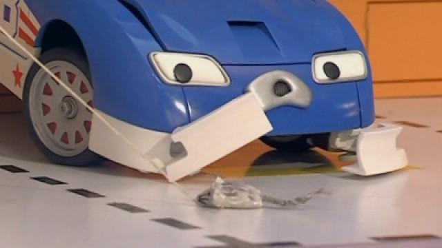 Tin Top Gets Scared