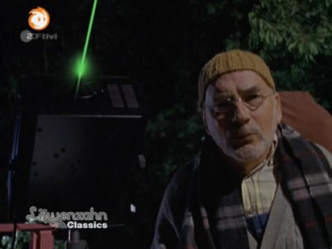S25E01 - Peter schickt ein Licht ins All