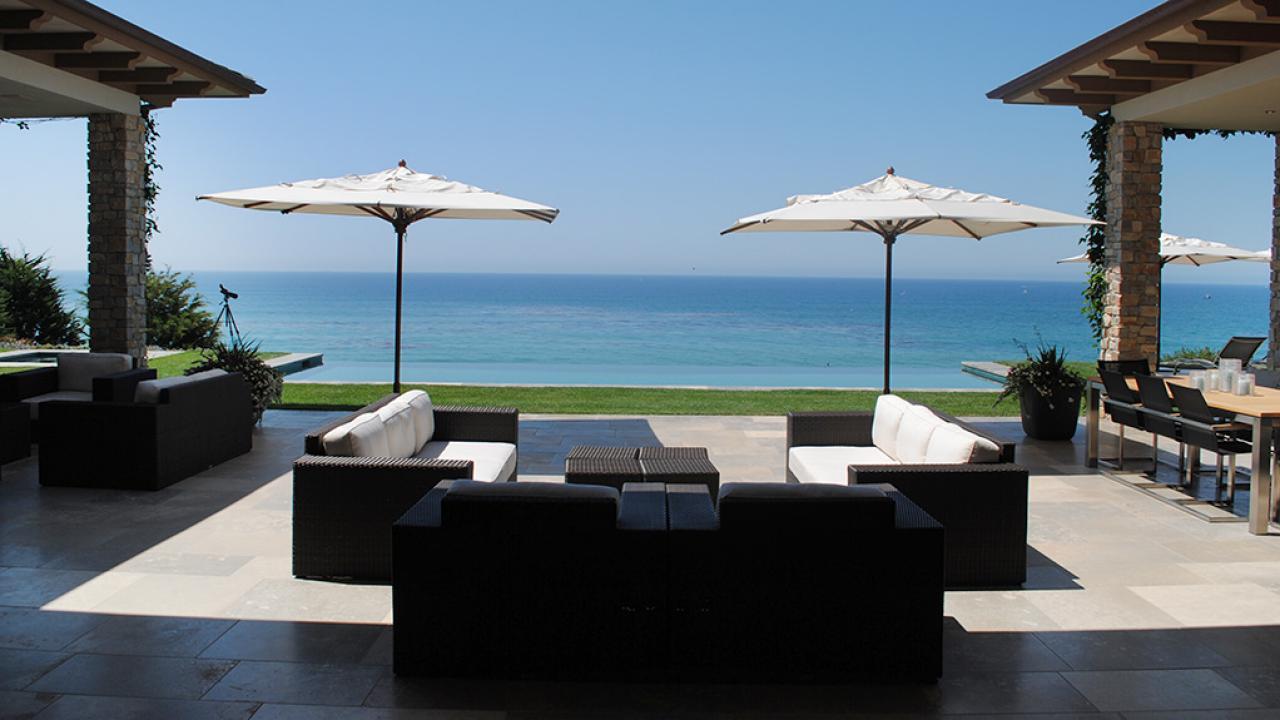 Extreme Vacation Homes