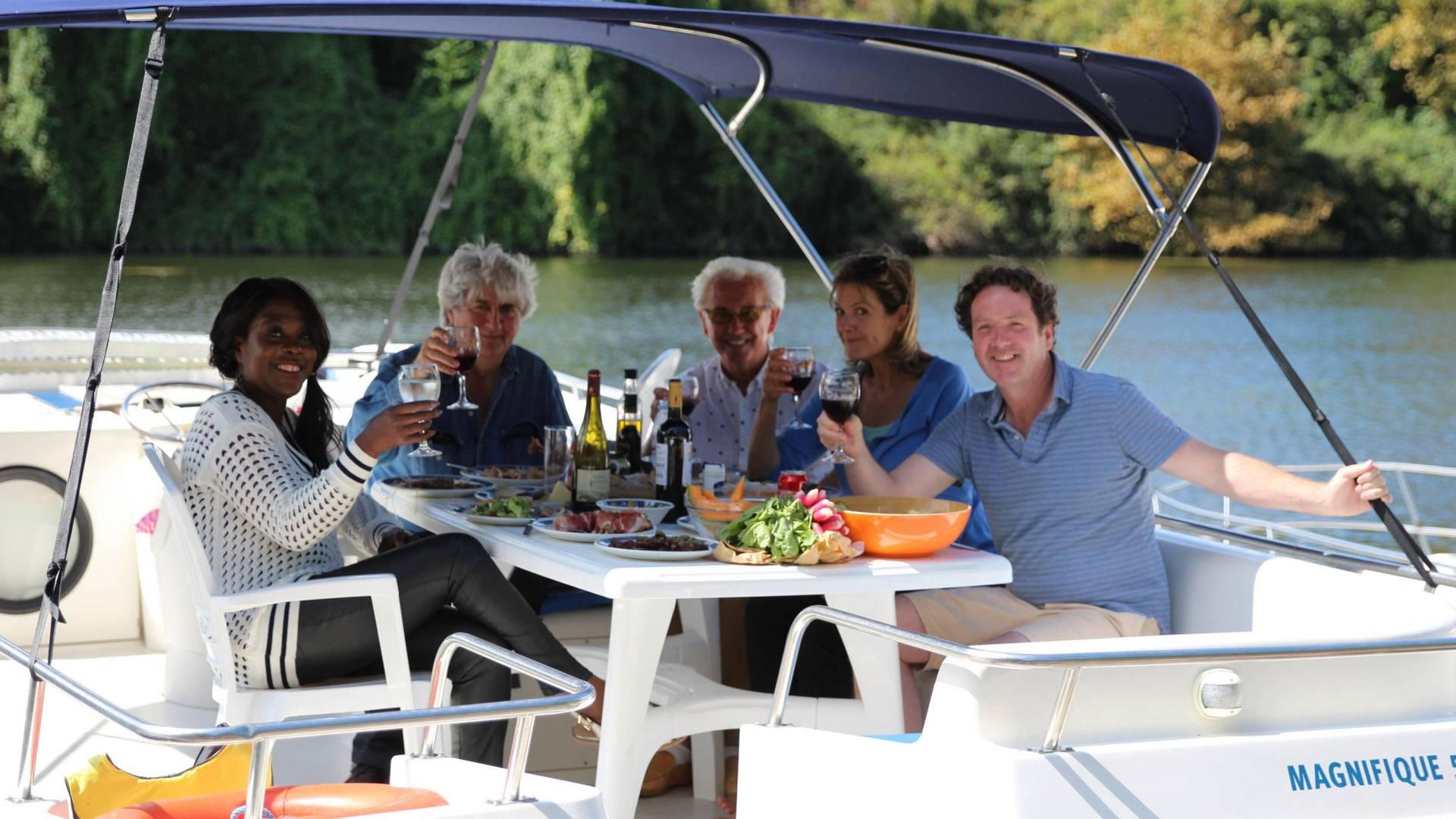 Celebrity 5 Go Barging