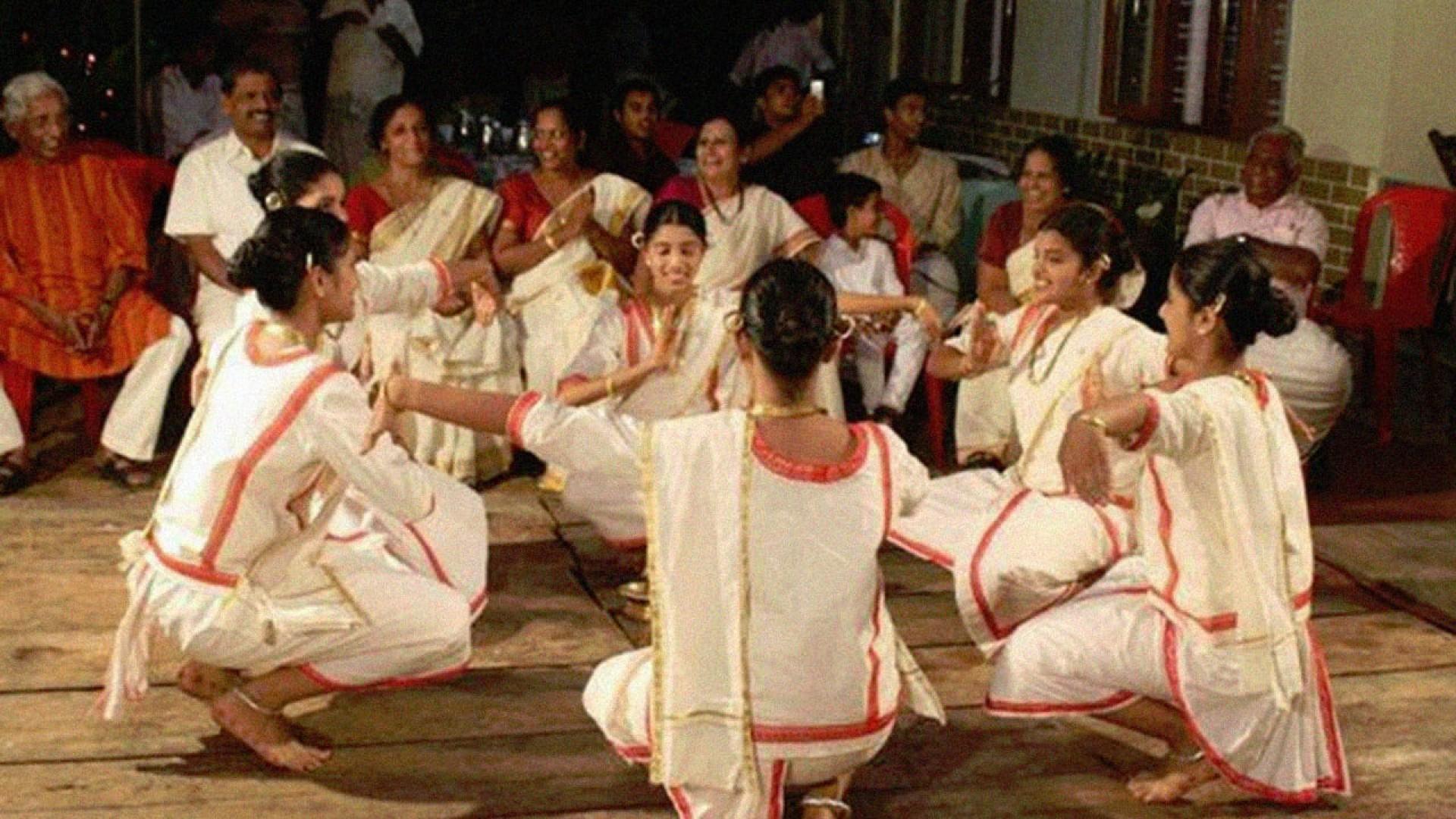 Veendum Chila Veettukaryangal