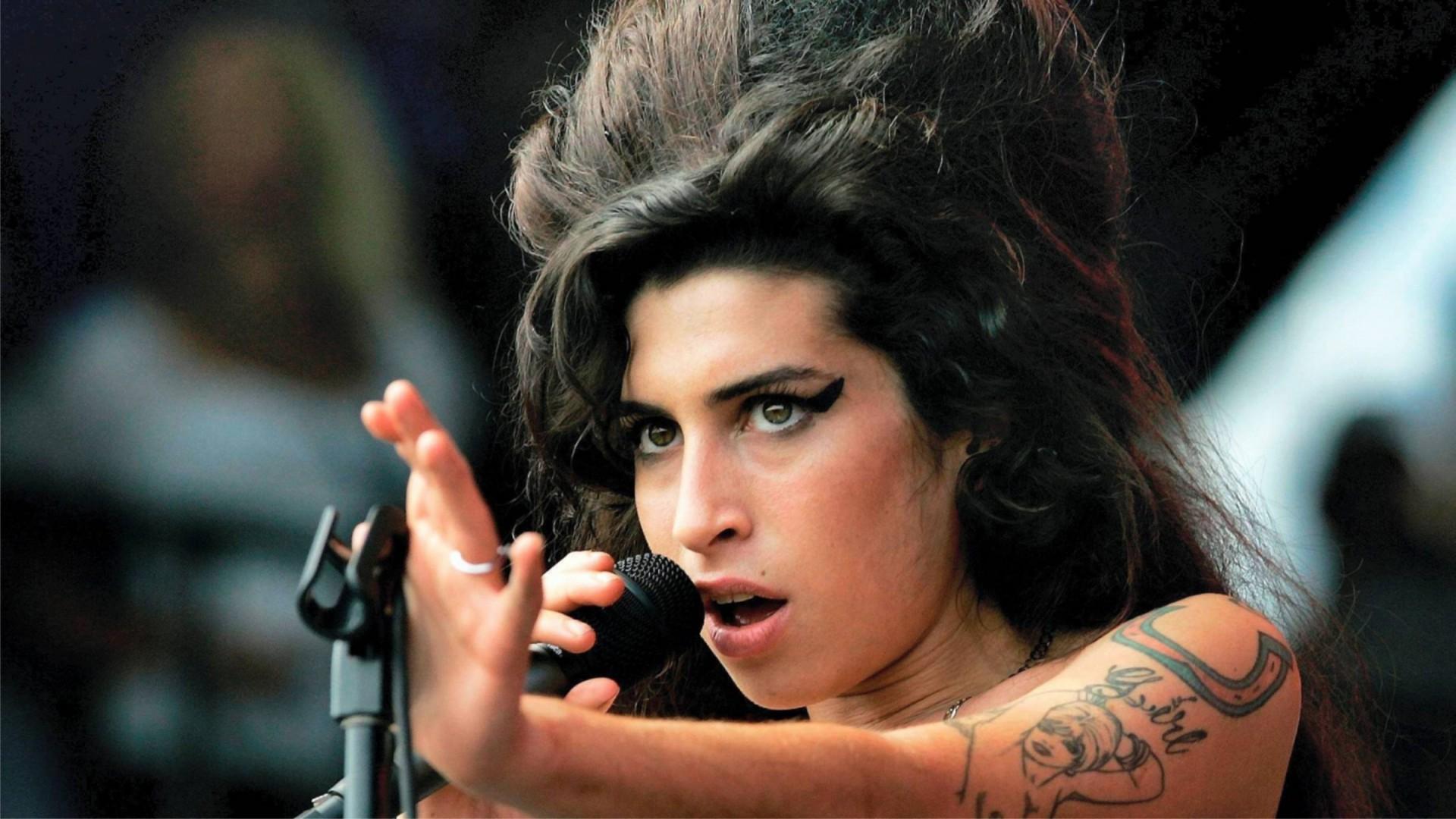Amy Winehouse : I Told You I Was Trouble (Live in London)