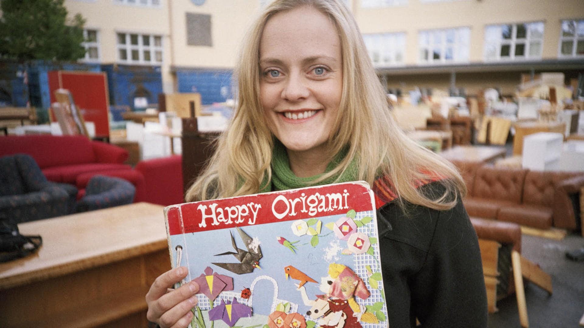 The Professor and the Story of the Origami Girl