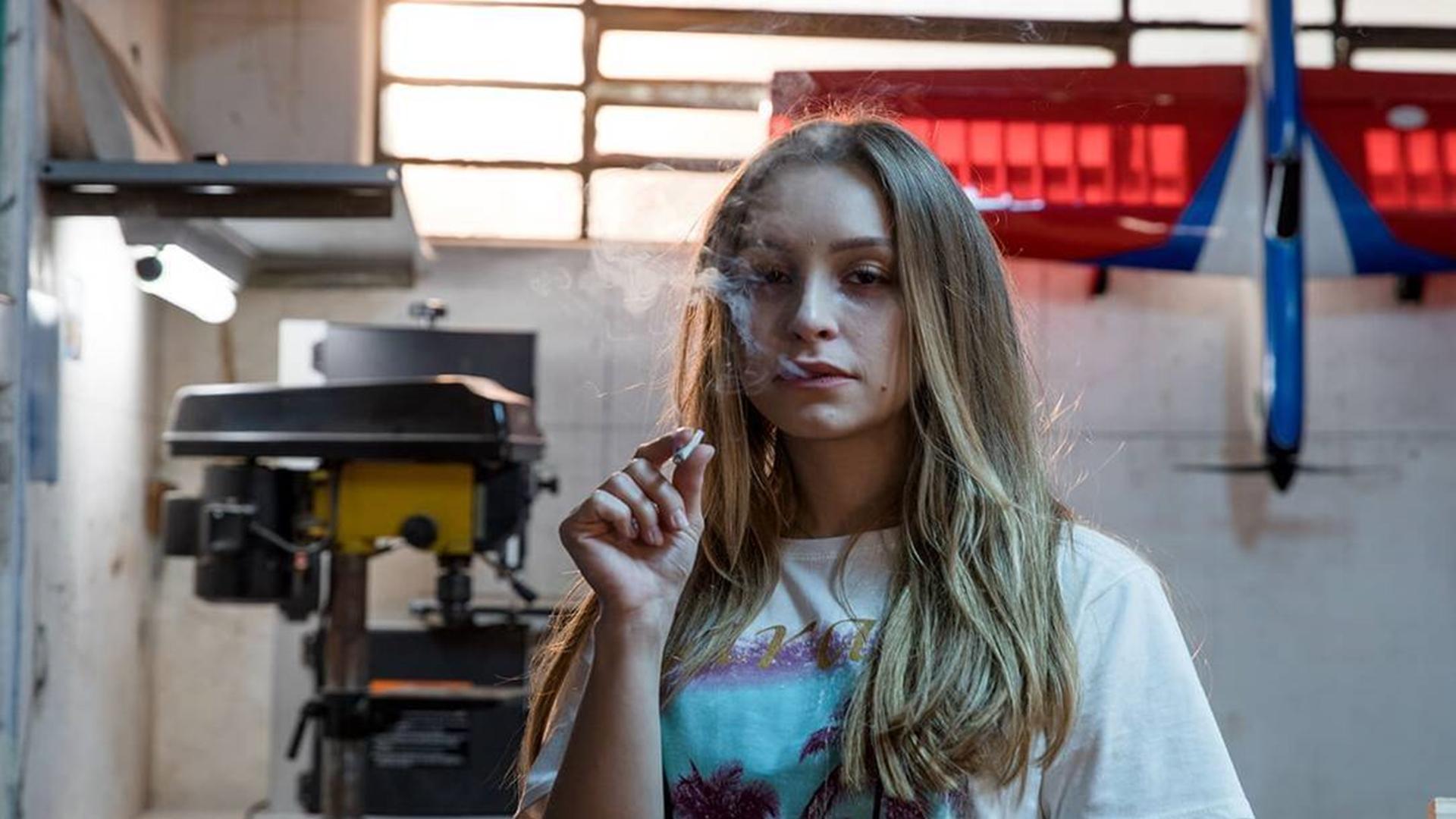A Menina que Matou os Pais
