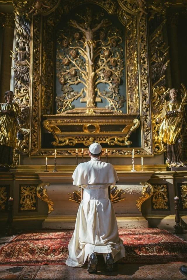 Pope Vs. Hitler