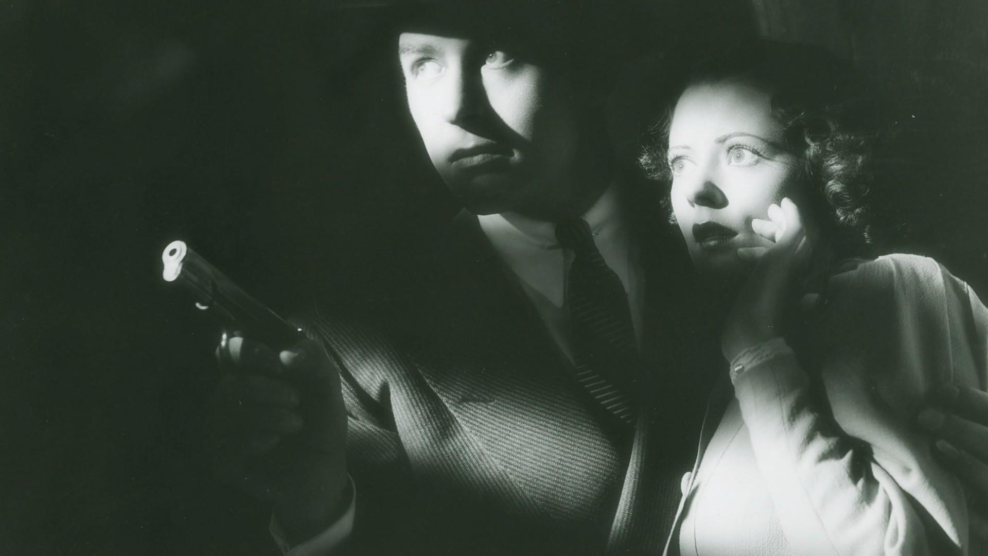 Bulldog Drummond Escapes