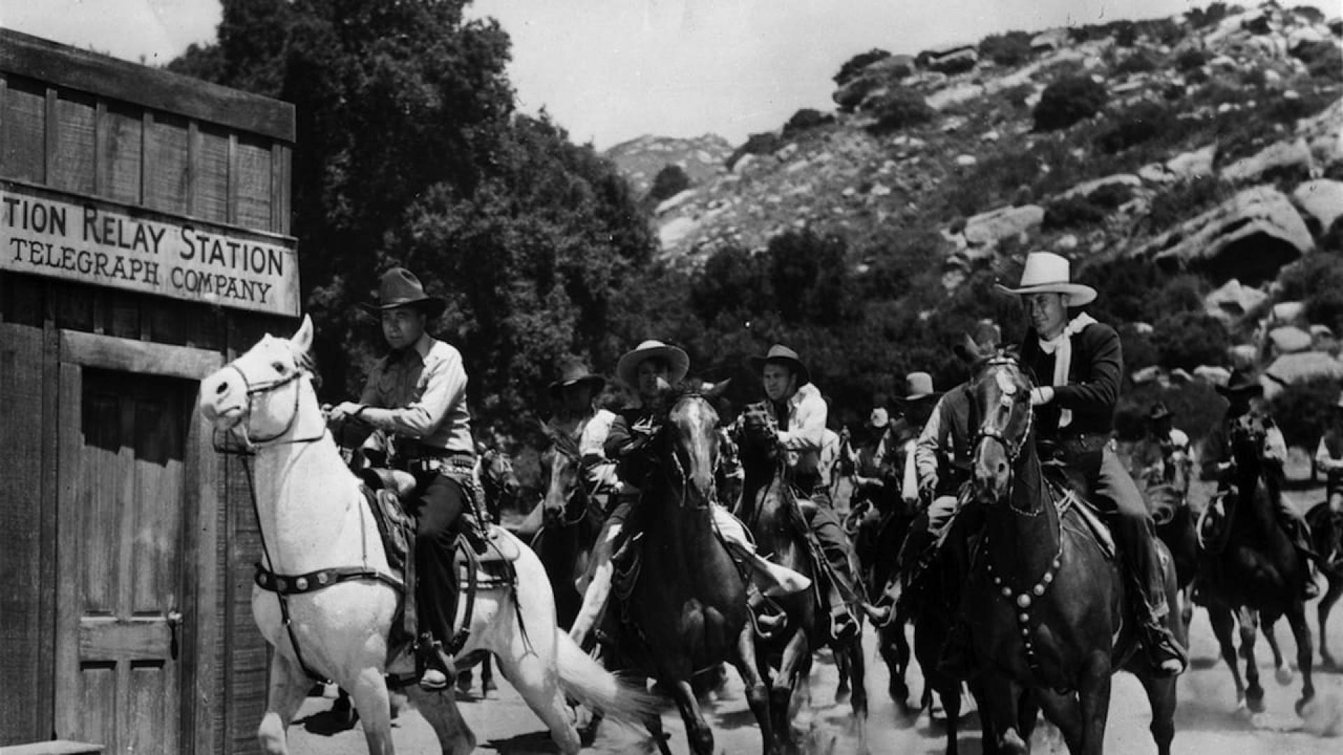 Gangsters of the Frontier