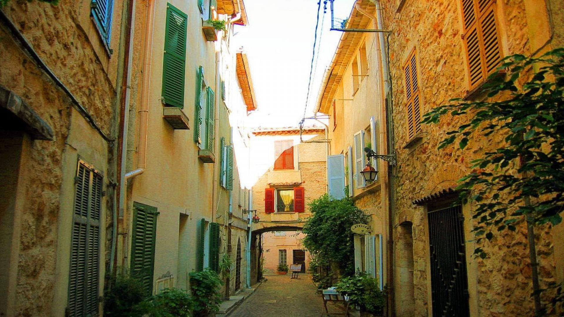A One-Way Trip to Antibes