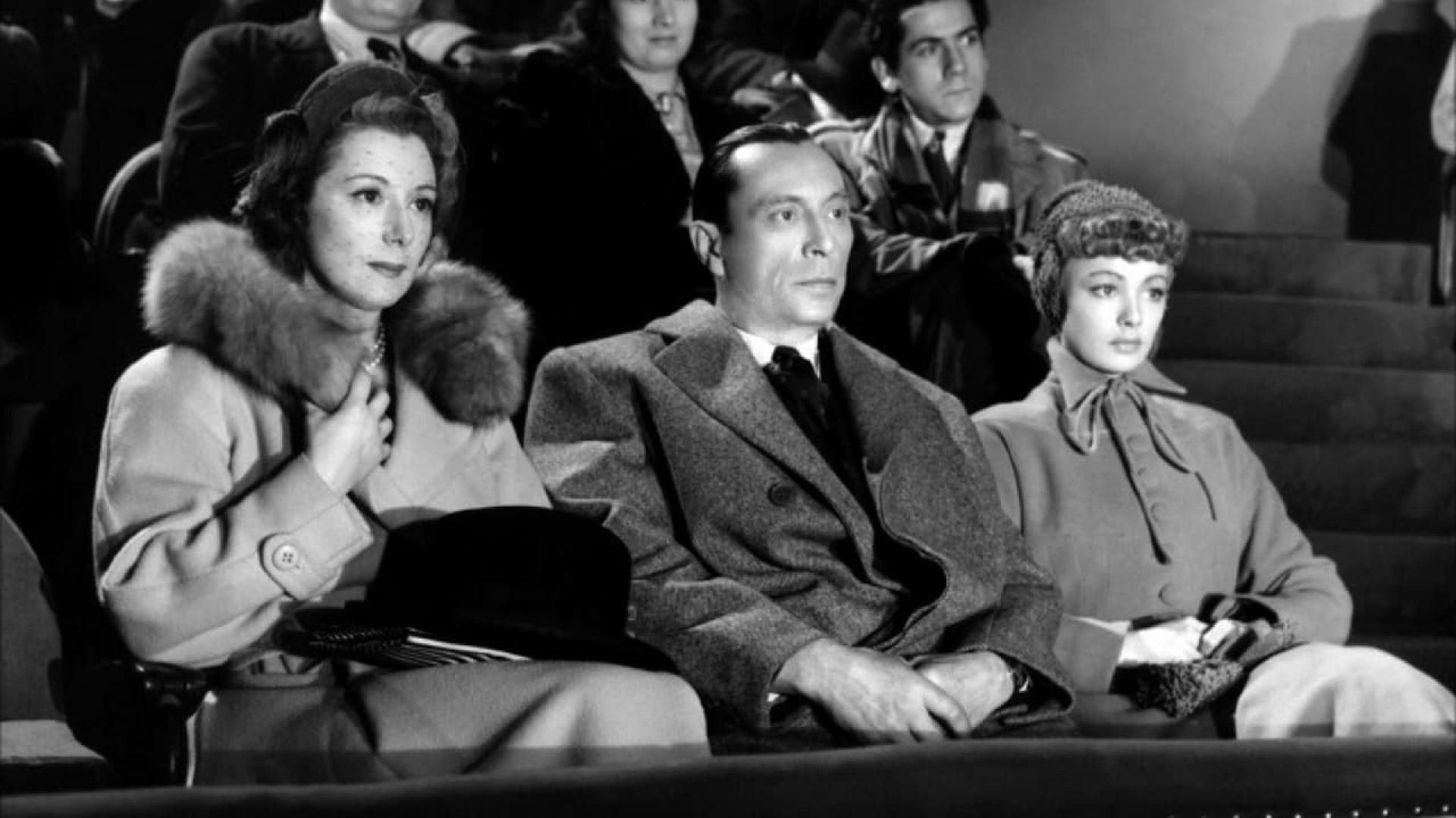 Les amoureux sont seuls au monde