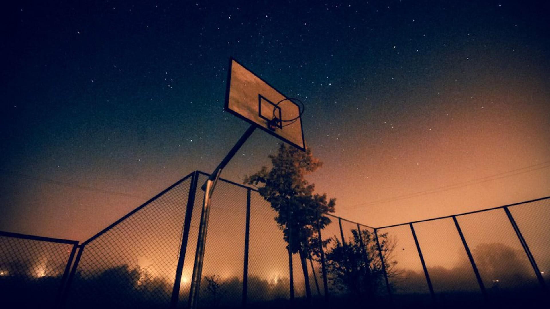Doin' It in the Park: Pick-Up Basketball, NYC