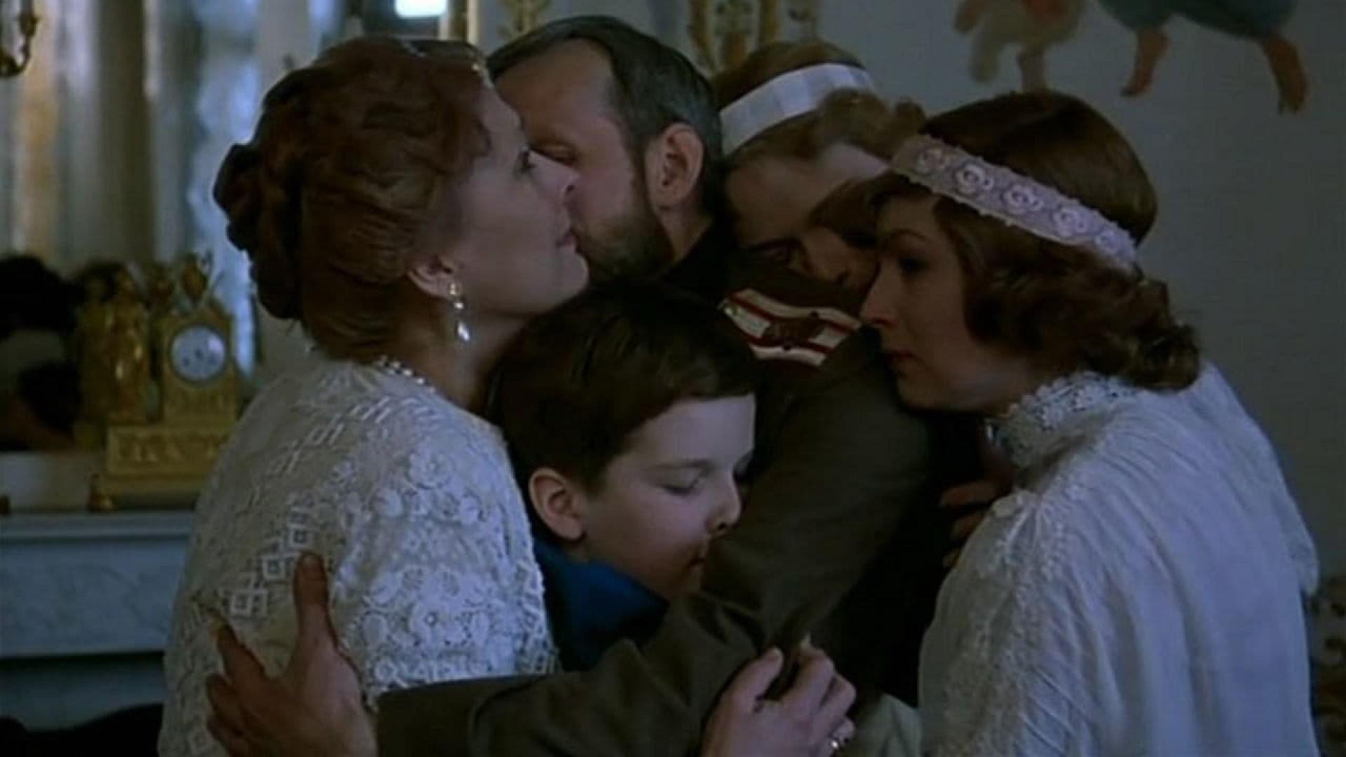 The Romanovs: A Crowned Family