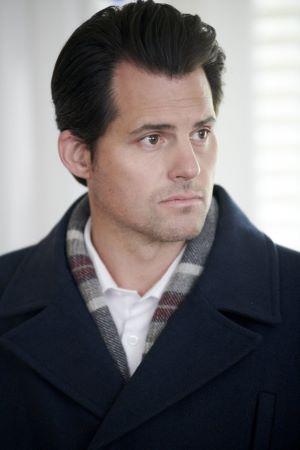 Picture of Kristoffer Polaha