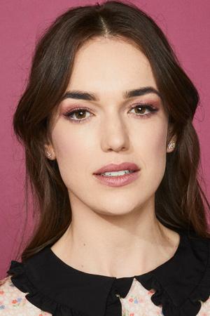 Picture of Elizabeth Henstridge