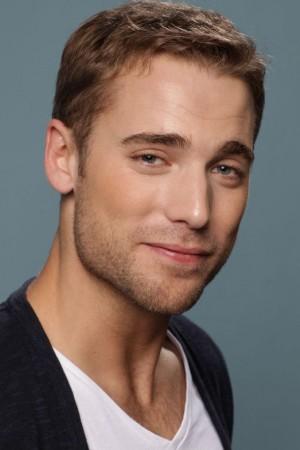 Picture of Dustin Milligan