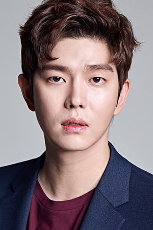 Picture of Yoon Kyun-sang