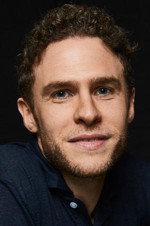 Picture of Iain De Caestecker