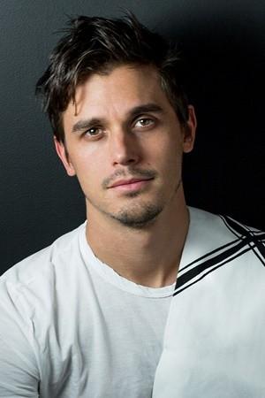 Picture of Antoni Porowski