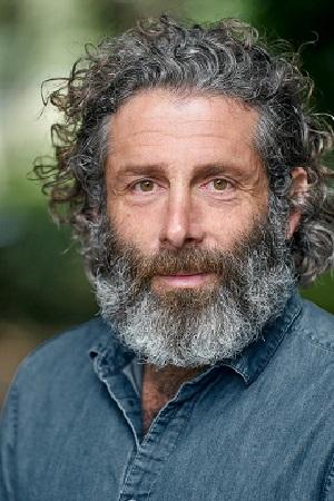 Picture of Elliot Levey