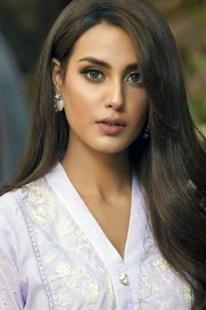 Picture of Iqra Aziz