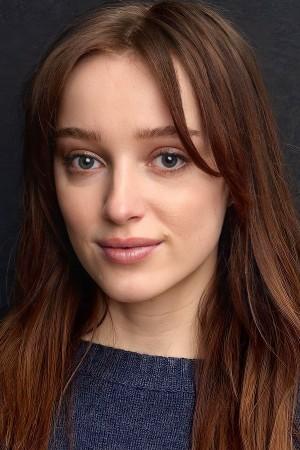 Picture of Phoebe Dynevor