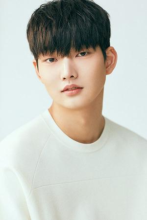 Picture of Yoon Jong-bin
