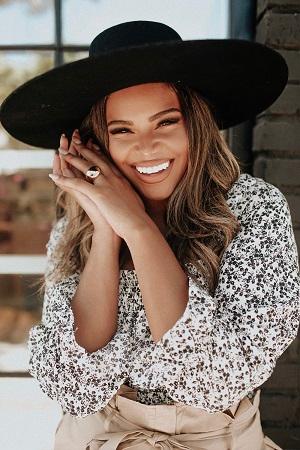 Picture of Kamie Crawford