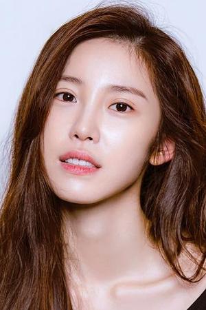 Picture of Jun Hyo-seong