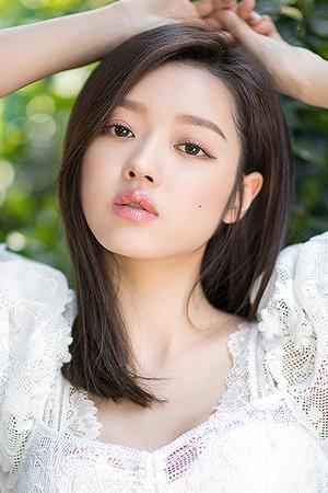 Picture of Yoo Si-ah