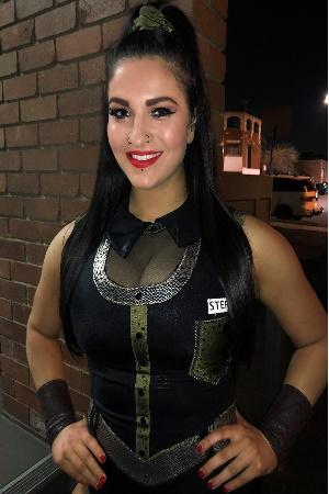 Picture of Steph De Lander