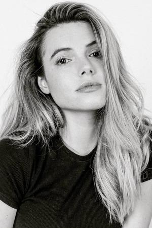 Picture of Julianne Binard