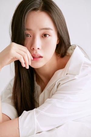 Picture of Choi Yoon-Ra
