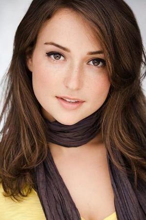 Picture of Milana Vayntrub