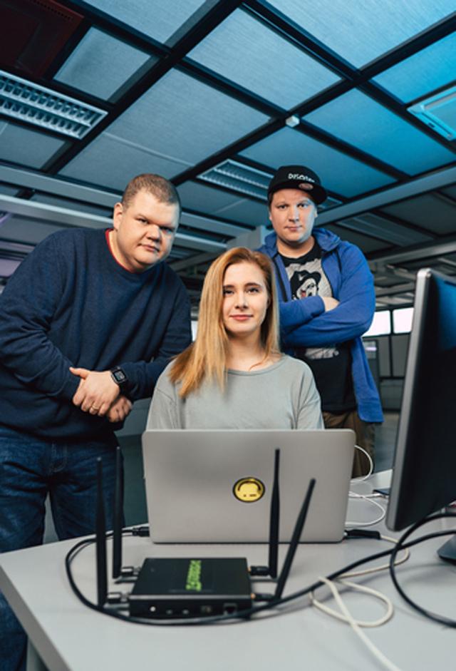Team Whack - kaikki on hakkeroitavissa