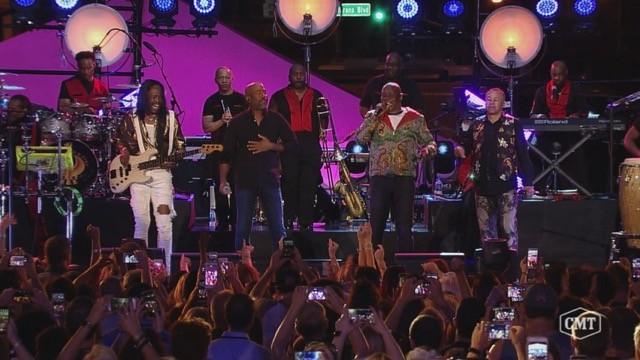 Earth, Wind & Fire & Friends