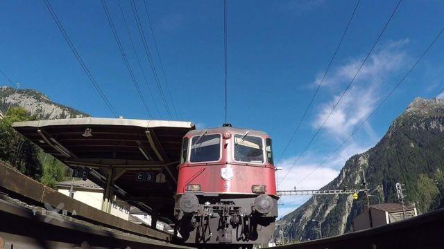 Bahnfahrt nach Bellinzona - Reisen auf der Gotthard-Route in Nord-Süd-Richtung