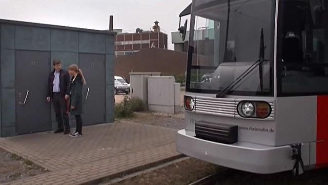 Toilette für Straßenbahnfahrer | Warum ist die Banane krumm?
