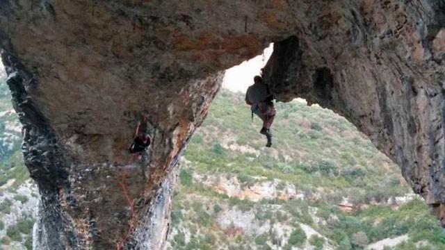 Trío de Ases II. Paraescalada