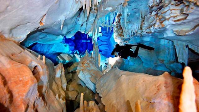 Espeleología - Vallgornera: Piedra, agua...tiempo (2)