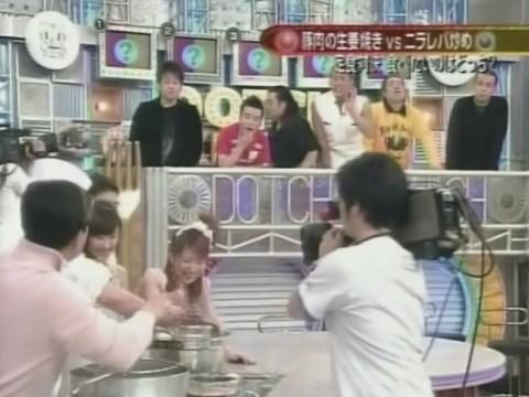 豚肉の生姜焼き定食 vs ニラレバ炒め定食 - Tsuji Nozomi