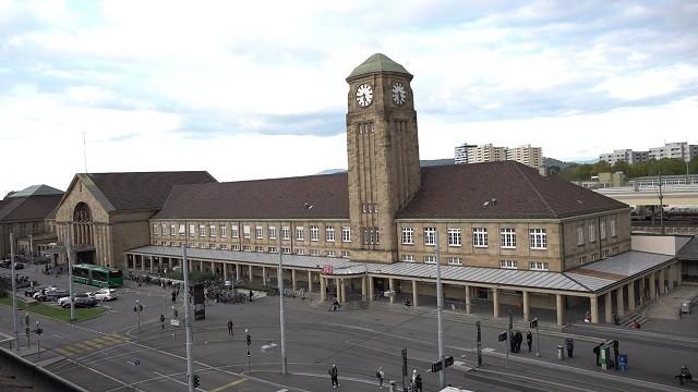 Basel Badischer Bahnhof - und ein Speisewagen