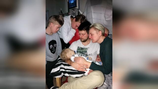 Familjen i svår sorg efter sonens hjärtfel