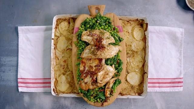 Rustici con camembert, pollo dorato