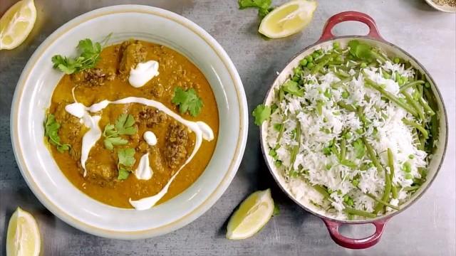 Kofta di manzo al curry con riso, fagioli e piselli