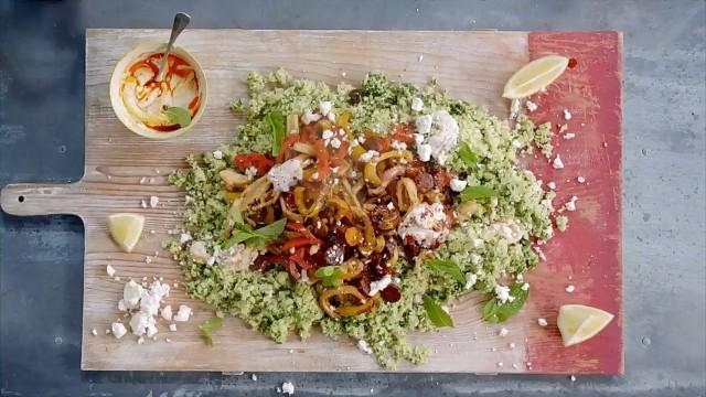 Chorizo croccante e calamari con insalata di cous cous