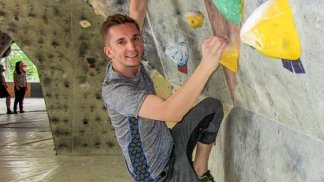 Eric bezwingt die Wand