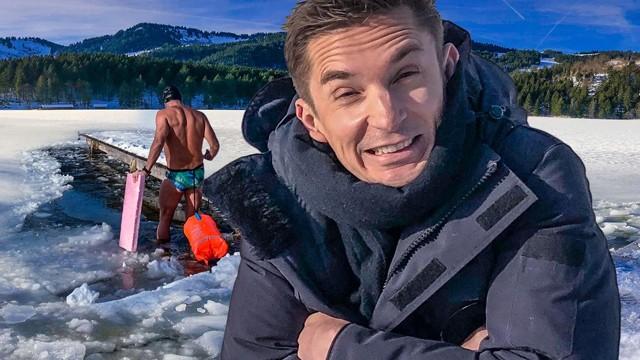 Eric testet Eisschwimmen