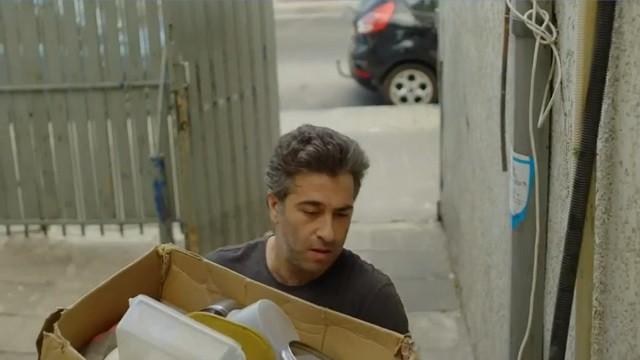 רון מסתבך עם מערכות יחסים