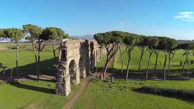Fra le antiche mura