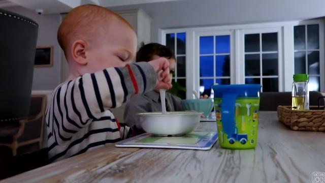 BABY FEEDS HIMSELF!!