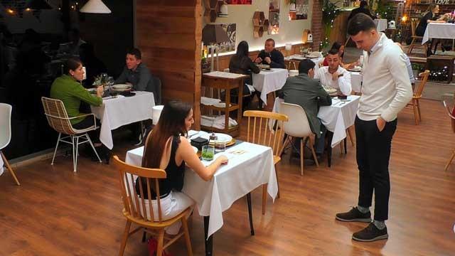 1123 - Solteros que se conforman con saltar a la primera base